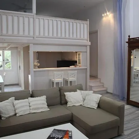 Gold And Blue Tinos House 4*